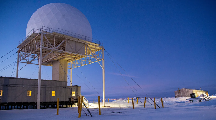 Radar tầm xa Point Barrow của NORAD ở Utqiagvik, Alaska, vào ngày 4/2/2023 (Ảnh: Reuters)