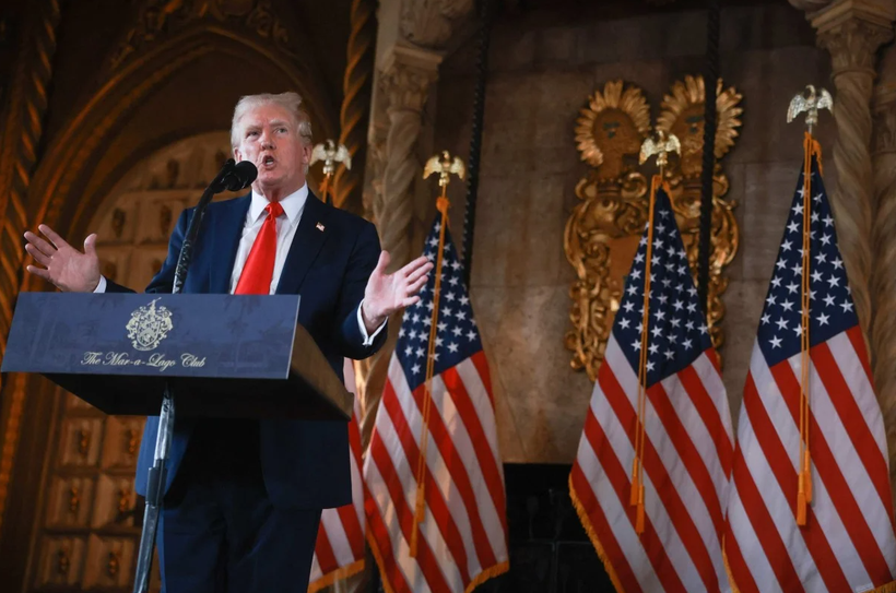 Cựu Tổng thống Mỹ Donald Trump phát biểu trong cuộc họp báo tại khu nghỉ dưỡng Mar-a-Lago của ông ở Palm Beach, Florida, hôm 8/8 (Ảnh: AFP)