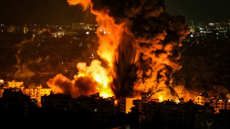 Một cuộc không kích của Israel vào Beirut, Lebanon ngày 6/10 (Ảnh: Getty)