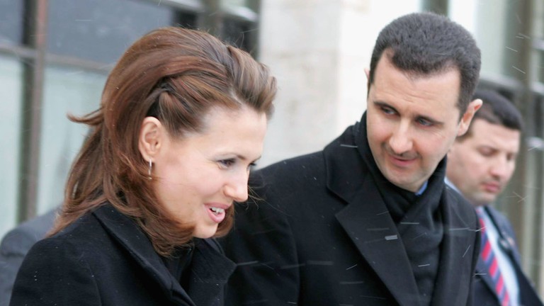 Tổng thống Syria Bashar al-Assad và vợ Asma Assad trong chuyến thăm Viện Quan hệ Đối ngoại Nhà nước Moscow vào ngày 25/1/2005. Ảnh: Getty.