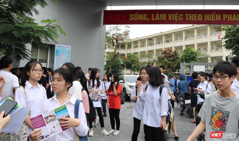 Học sinh sau khi tan trường. Ảnh: Minh Thúy