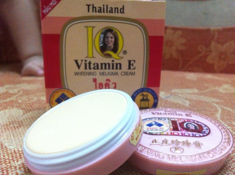 Kem thoa mặt IQ Vitamin E whitening melasma cream (Ảnh chụp màn hình) 