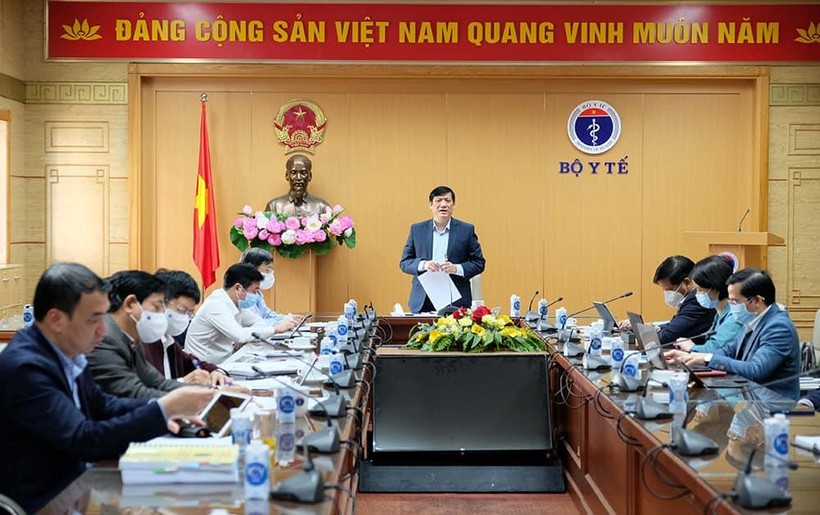 Bộ trưởng Bộ Y tế Nguyễn Thanh Long chủ trì cuộc họp (Ảnh - Trần Minh)