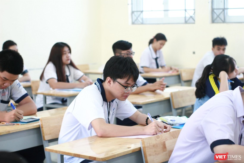 Thí sinh TP HCM dự thi THPT quốc gia 2019