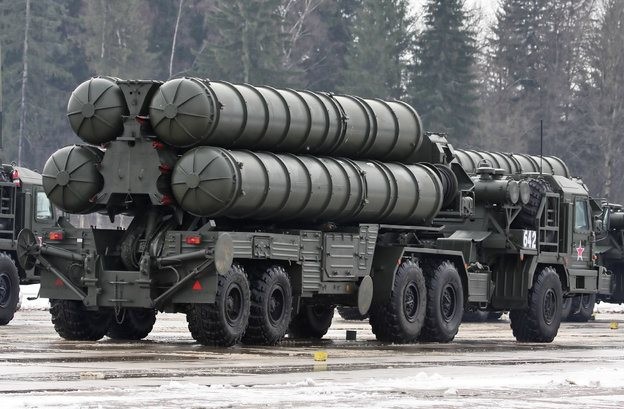 Tên lửa S-400.