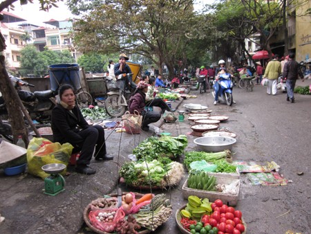 Hà Nội lại “tuyên chiến” với chợ cóc