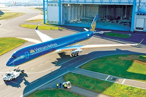 Chiếc máy bay đầu tiên trong tổng số 14 chiếc máy bay A350 mà Vietnam Airlines đặt hàng Airbus