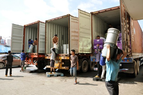 Kéo dài thời gian thông quan hàng ngày tại cửa khẩu Móng Cái