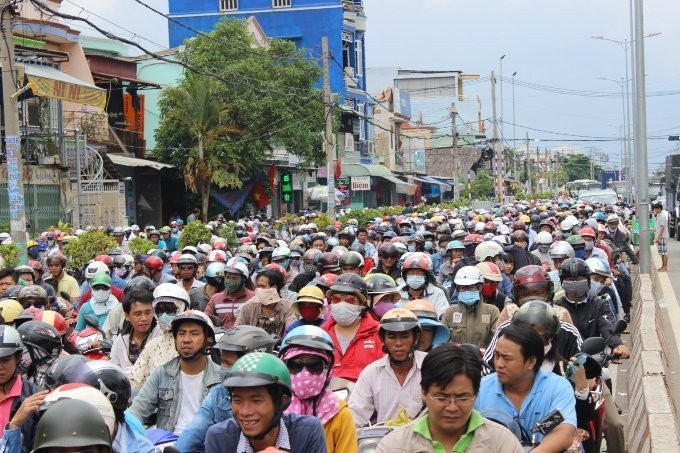 Việt Nam sẽ phải đối mặt với thách thức dồn ép về xã hôi trong trung hạn.