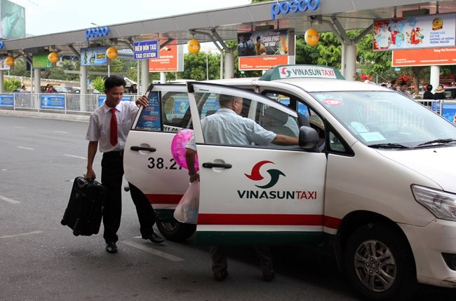 Các doanh nghiệp taxi hiện nay phải đáp ứng đủ 13 điều kiện kinh doanh mới được hoạt động - Ảnh: Anh Quân