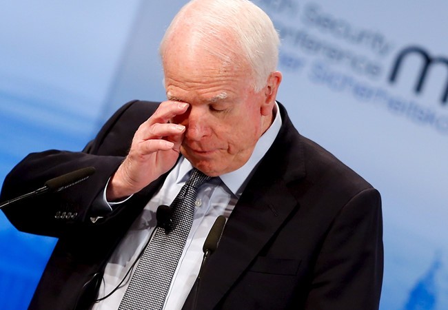 Thượng nghị sĩ McCain tuyên bố không bỏ phiếu cho tỷ phú đồng đảng Cộng Hòa Donald Trump.