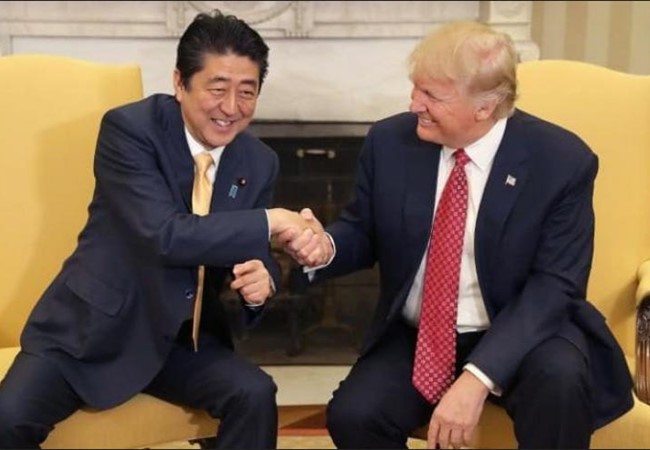 Ngày 10/2/2017, Thủ tướng Shinzo Abe hội đàm với Tổng thống Mỹ Donald Trump. Ảnh: The Telegraph