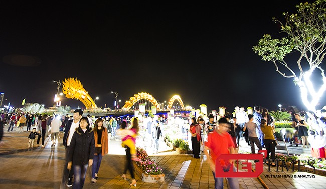 VietTimes, Tết cổ truyền, Đinh Dậu, đêm 30 Tết, Đà Nẵng, Bí thư, Nguyễn Xuân Anh, lung linh