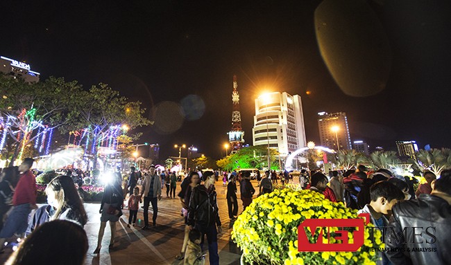 VietTimes, Tết cổ truyền, Đinh Dậu, đêm 30 Tết, Đà Nẵng, Bí thư, Nguyễn Xuân Anh, lung linh