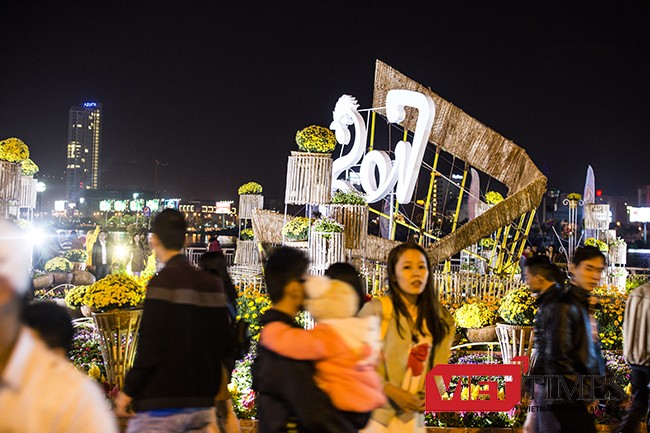 VietTimes, Tết cổ truyền, Đinh Dậu, đêm 30 Tết, Đà Nẵng, Bí thư, Nguyễn Xuân Anh, lung linh