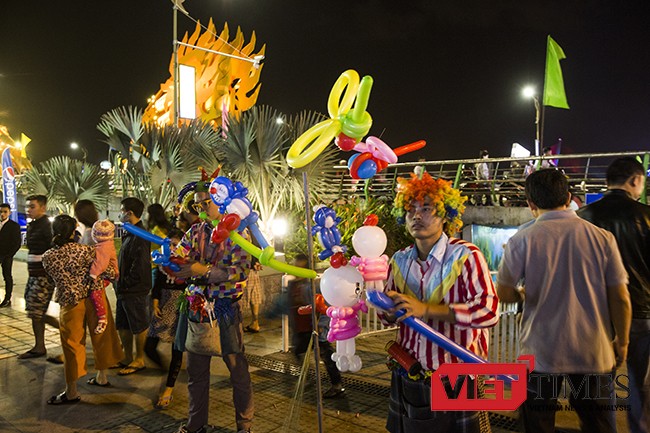 VietTimes, Tết cổ truyền, Đinh Dậu, đêm 30 Tết, Đà Nẵng, Bí thư, Nguyễn Xuân Anh, lung linh