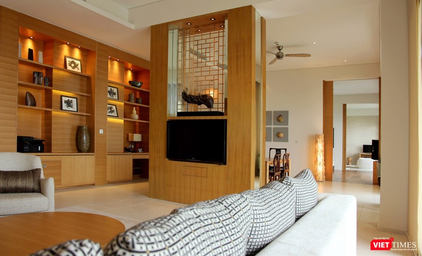 Góc nhìn từ phòng sinh hoạt President Suite