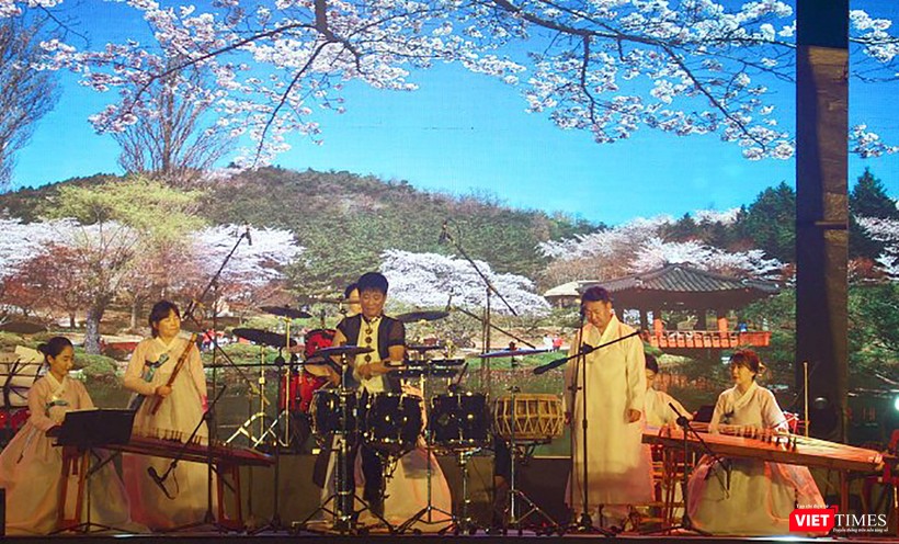  Tối 15/12, tại TP Tam Kỳ, sự kiện “Ngày Hàn Quốc tại Quảng Nam” đã chính thức khai mạc