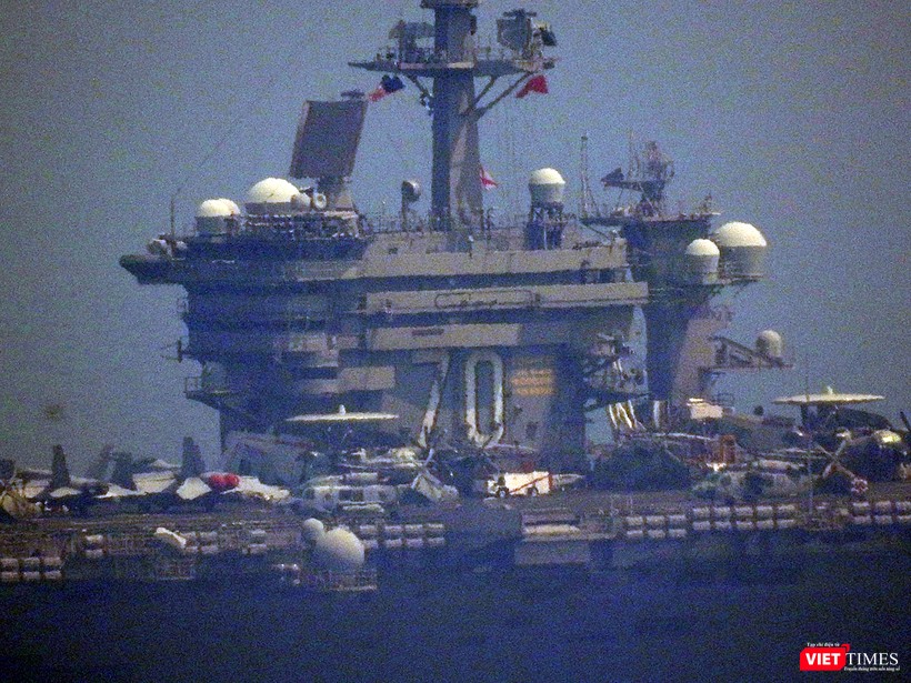 Cận cảnh siêu tàu sân bay Mỹ USS Carl Vinson đang neo đậu Tiên Sa ảnh 10