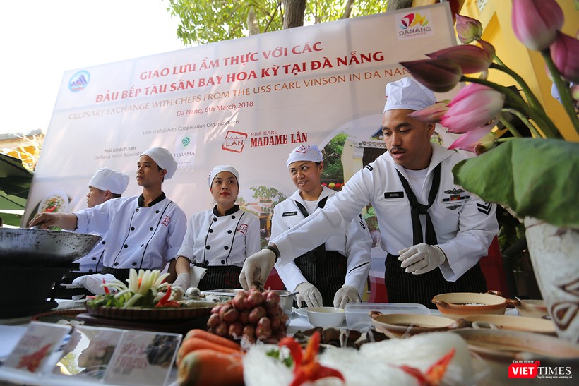 Toàn cảnh chuyến thăm lịch sử của đội tàu sân bay USS Carl Vinson ở Đà Nẵng ảnh 41