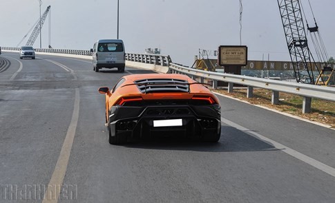 Siêu bò Lamborghini Huracan độ Vorsteiner chất nhất Việt Nam ảnh 10