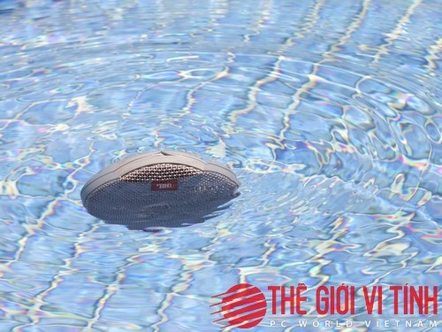 JBLClip 2 thậm chí còn có thể nổi như phao.