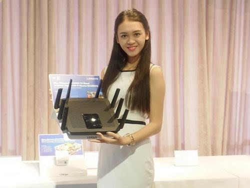 Wi-Fi Router 3 băng tần Linksys EA9500 nổi bật với 8 anten. Wi-Fi Router 3 băng tần Linksys EA9500 nổi bật với 8 anten.