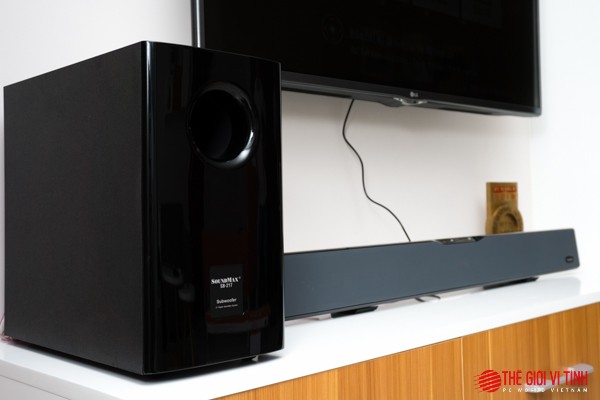 Loa sub bóng bẩy và trông đơn giản vì không trang bị bất kỳ nút chức năng nào. Loa sub bóng bẩy và trông đơn giản vì không trang bị bất kỳ nút chức năng nào.