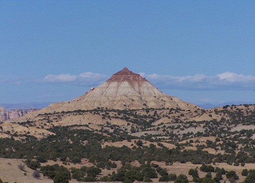 Mollie's Nipple (núi nhũ hoa) là một ngọn núi có hình dáng như bầu ngực, nằm ở thung lũng Hurricane, Utah, Mỹ. Đây là điểm đến để leo núi của nhiều du khách và ngôi sao Hollywood. Một trong những du khách từng đến đây là ngôi sao của phimTaken- Liam Neeson.