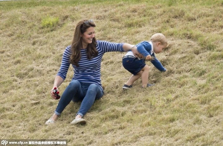 Obama làm đầu bếp, Kim Jong Un đáp chuyên cơ thị sát, bà Merkel chụp ảnh selfie ảnh 14
