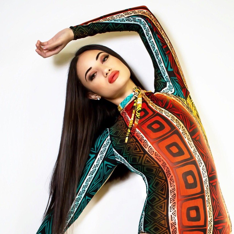 Cô cũng là một nghệ sỹ đa tài Ảnh: Missosology Cô cũng là một nghệ sỹ đa tài Ảnh: Missosology