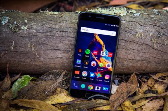 Top 10 smartphone chưa xóa sổ giắc tai nghe 3,5 mm  ảnh 4