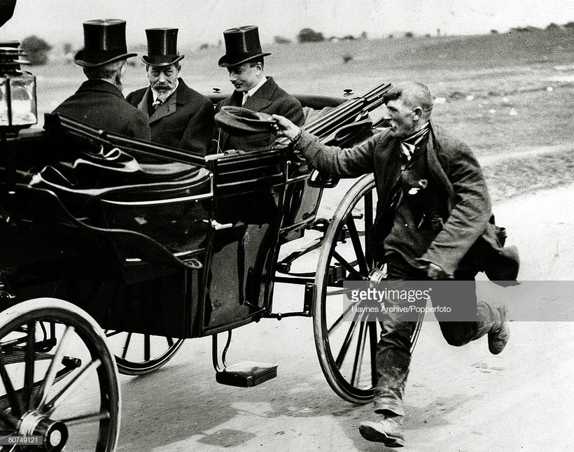 Tiết lộ 18 hình ảnh lịch sử hiếm hoi khiến bạn cảm nhận quá khứ chân thực hơn ảnh 12 Tiết lộ 18 hình ảnh lịch sử hiếm hoi khiến bạn cảm nhận quá khứ chân thực hơn ảnh 12