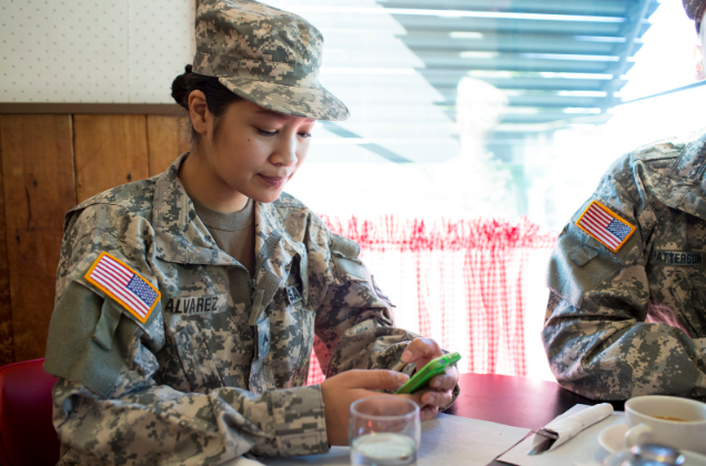 Thượng nghị sĩ Mỹ đề xuất luật cấm nhân viên liên bang sử dụng TikTok ảnh 2 TikTok của Trung Quốc bị quân đội Hoa Kỳ cấm sử dụng