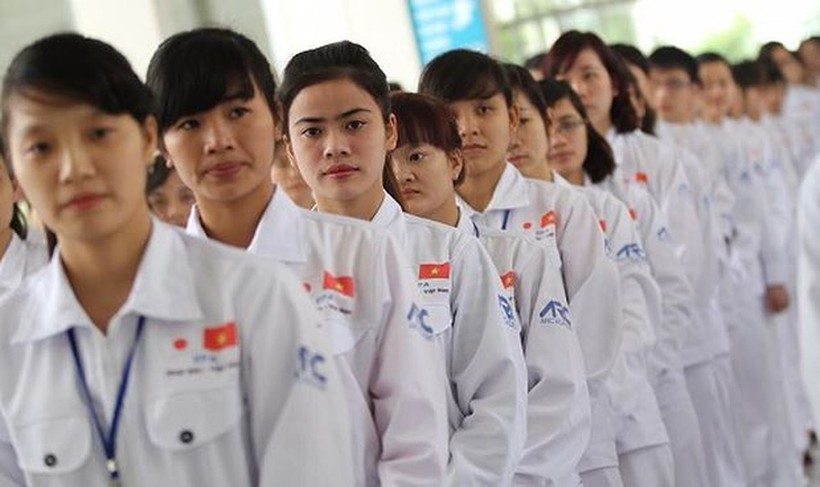 Người Việt Nam đang vay nợ nhiều bậc nhất thế giới để lấy tiền đi xuất khẩu lao động. (Ảnh: Internet) Người Việt Nam đang vay nợ nhiều bậc nhất thế giới để lấy tiền đi xuất khẩu lao động. (Ảnh: Internet)