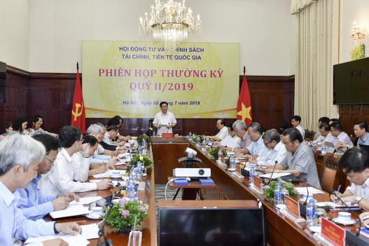 Phó Thủ tướng Vương Đình Huệ phát biểu tại phiên họp (Ảnh: SBV)