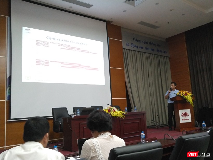 Phó Tổng Giám đốc HDG - ông Chu Tuấn Anh - chia sẻ tại hội nghị gặp gỡ nhà đầu tư