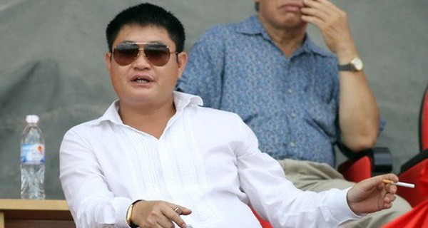 Thaiholdings chi 3.300 tỷ đồng mua cổ phần Thaigroup: Cuộc đảo vai “mẹ - con” ảnh 1 “Bầu” Thụy rời ghế Chủ tịch Thaiholdings sau phiên họp ĐHĐCĐ đặc biệt