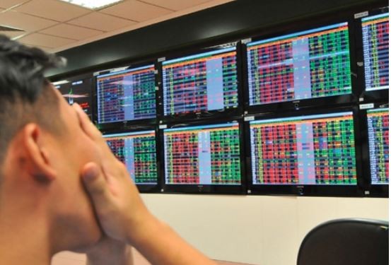 Tài sản trú ẩn cũng bị bán tháo, tại sao?