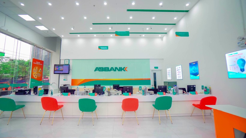 Phòng giao dịch của ABBank sau khi tân trang nội thất Phòng giao dịch của ABBank sau khi tân trang nội thất
