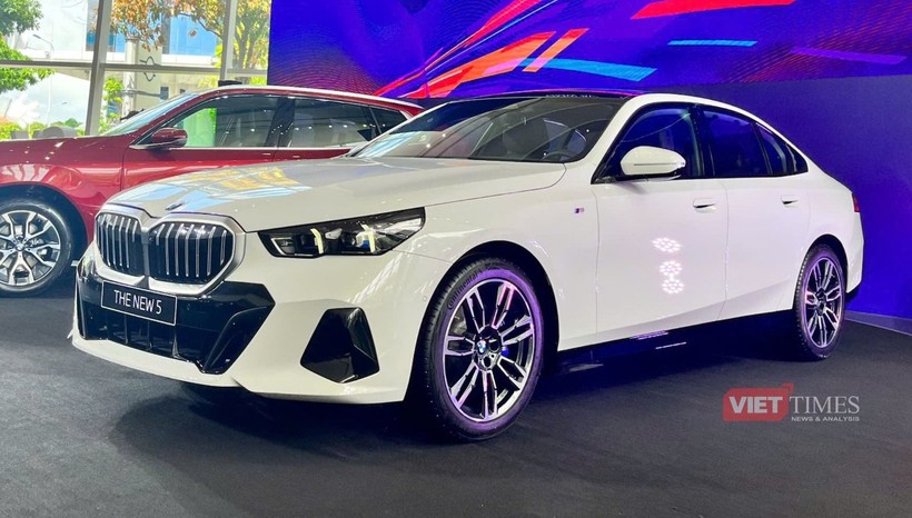 BMW 530i gen-h-z6676928339227_d7fa123370339b8eedcb320f835de713.jpg