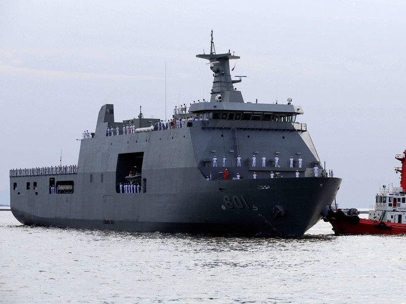 Tàu đổ bộ LD-601 của Philippines đã có mặt tại Thanh Đảo để tham gia cuộc duyệt binh