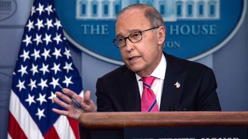 Ông Larry Kudlow: quyết định đánh thuế trở lại của ông Donald Trump là lời cảnh cáo đối với Trung Quốc. Ông Larry Kudlow: quyết định đánh thuế trở lại của ông Donald Trump là lời cảnh cáo đối với Trung Quốc.