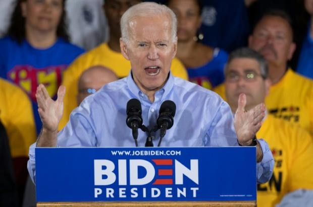 Ứng cử viên Đảng Dân chủ Joe Biden trở thành mục tiêu công kích của ông Trump do quan hệ và các phát biểu thân Trung Quốc Ứng cử viên Đảng Dân chủ Joe Biden trở thành mục tiêu công kích của ông Trump do quan hệ và các phát biểu thân Trung Quốc
