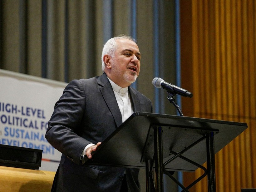 Ngoại trưởng Iran Mohammad Zarif cho biết không có thông tin về vụ Mỹ bắn hạ máy bay không người lái