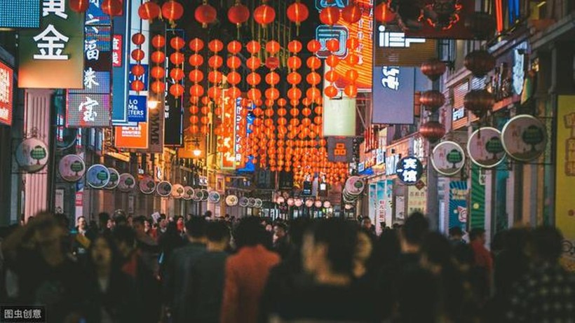 Mở các khu chợ đêm để phát triển kinh tế ban đêm là một trong số 20 biện pháp để thúc đẩy tiêu dùng Mở các khu chợ đêm để phát triển kinh tế ban đêm là một trong số 20 biện pháp để thúc đẩy tiêu dùng