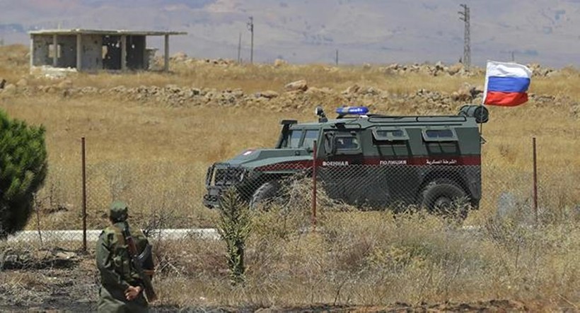 Quân đội Nga tuần tra trên hành lang phân cách giữa quân đội Thổ Nhĩ Kỳ và liên quân chính phủ Syria với người Kurd