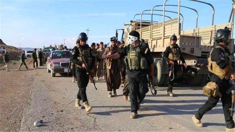 Lực lượng vũ trang người Kurd từng được Mỹ huấn luyện thành đội quân tinh nhuệ, giờ đây đã ngả sang phía liên quân Syria và Nga khiến nhiều người Mỹ phê phán mạnh mẽ Nhà Trắng