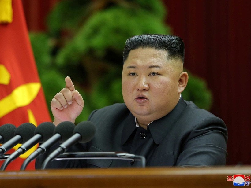 Ủy viên trưởng Kim Jong-un kêu gọi sử dụng các biện pháp tấn công để đảm bảo an ninh của Triều Tiên. Ủy viên trưởng Kim Jong-un kêu gọi sử dụng các biện pháp tấn công để đảm bảo an ninh của Triều Tiên.