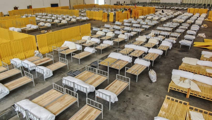 Hơn chục bệnh viện khoang vuông đã được chuẩn bị để thu nhận, cách ly điều trị những người bị bệnh nhẹ (Ảnh: Sina)